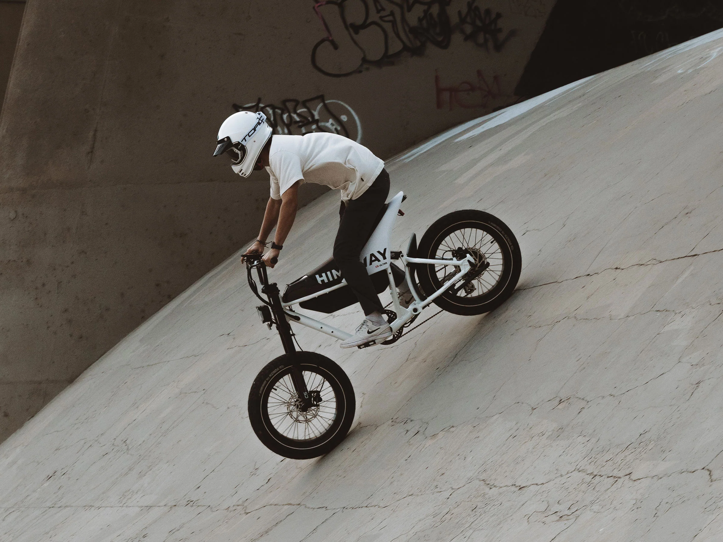 Himiway C5 Electric Motorbike - Image 4